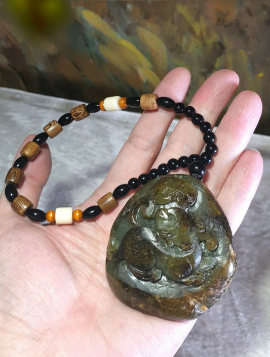 Large size natural Pebble Nephrite with yellowish oxidations Pi Xiu & Ruyi Jade palmstone/handheld piece(with certificate) [Natual Crystal] 大号和田玉籽玉黄沁皮如意貔貅手把件(带证书)