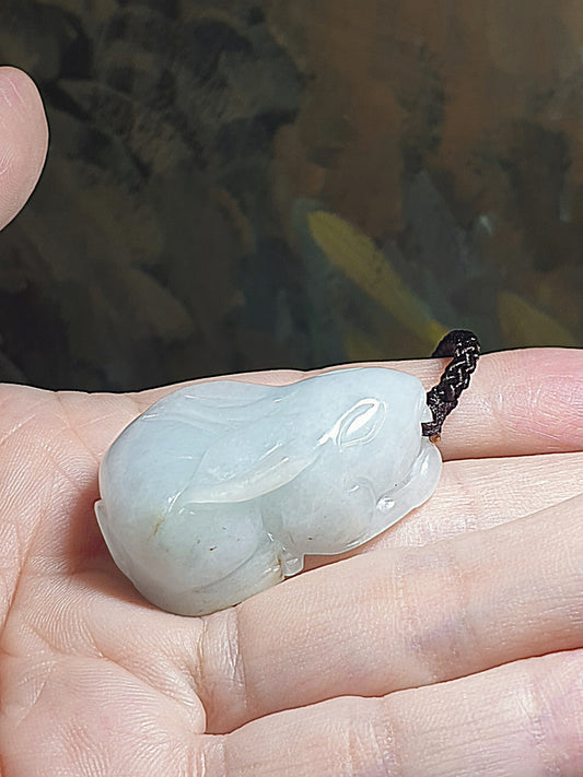 Natural untreated Burma Jade (Type A Jadeite) light greenish 3-dimensional Rabbit pendant (with certificate) [Natural Crystal] 翡翠淡绿立体兔吊坠(带证书)