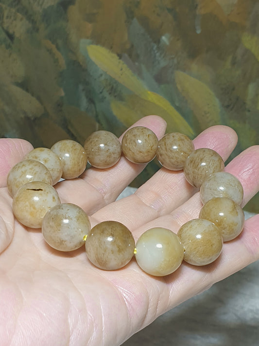 Rare 15.7 to 16mm Premium Nephrite white with caramel brownish "Qin" (seeping) bracelet (with certificate) [Natural Crystal] 罕见15.7 to 16毫米和田玉且末白肉糖沁手链(带证书)