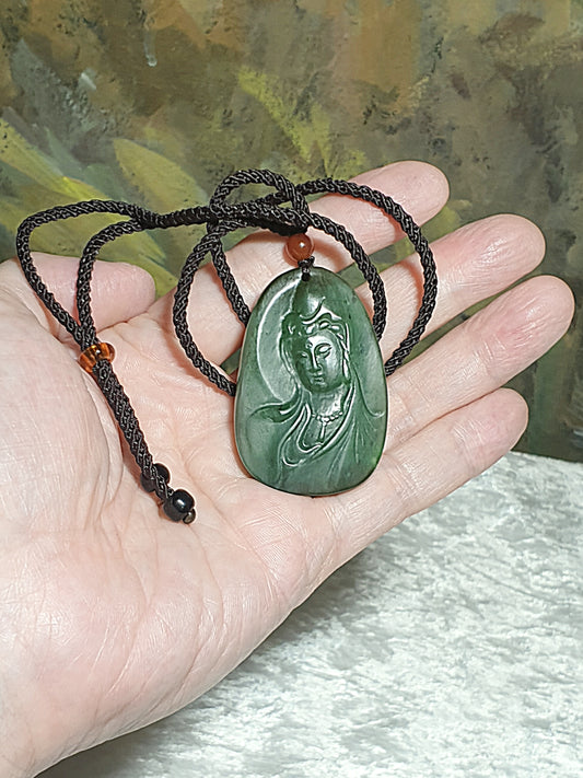 Premium Nephrite greenish Guan Yin (Goddess of Mercy) Jade pendant (with certificate) [Natural Crystal] 和田玉俄碧绿观音吊坠(带证书)