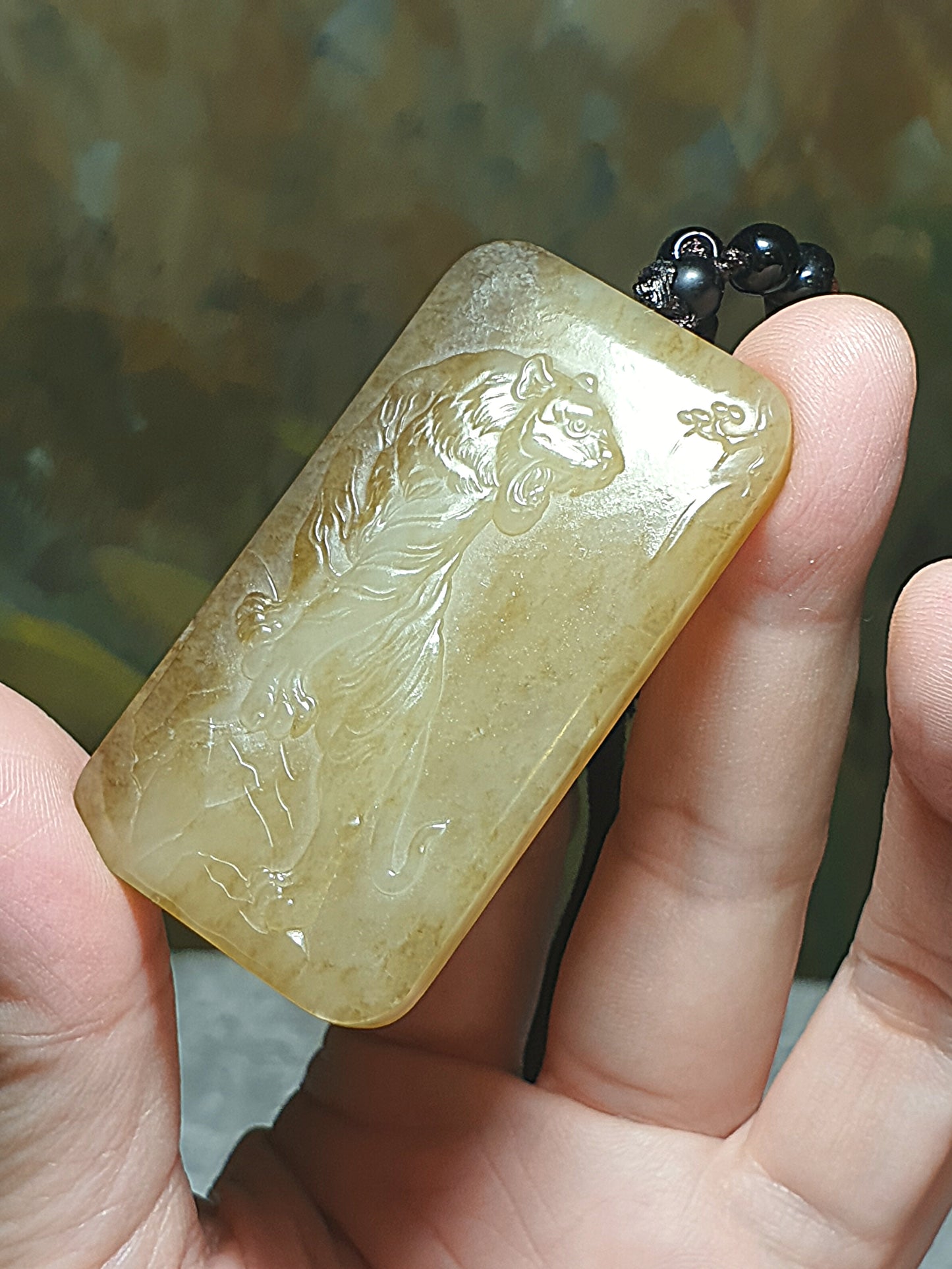 Premium high greasiness natural untreated Nephrite caramel brown Tiger in Landscape Jade pendant (with certificate) [Natual Crystal] 细腻油润和田玉且末深浅糖虎牌(带证书)