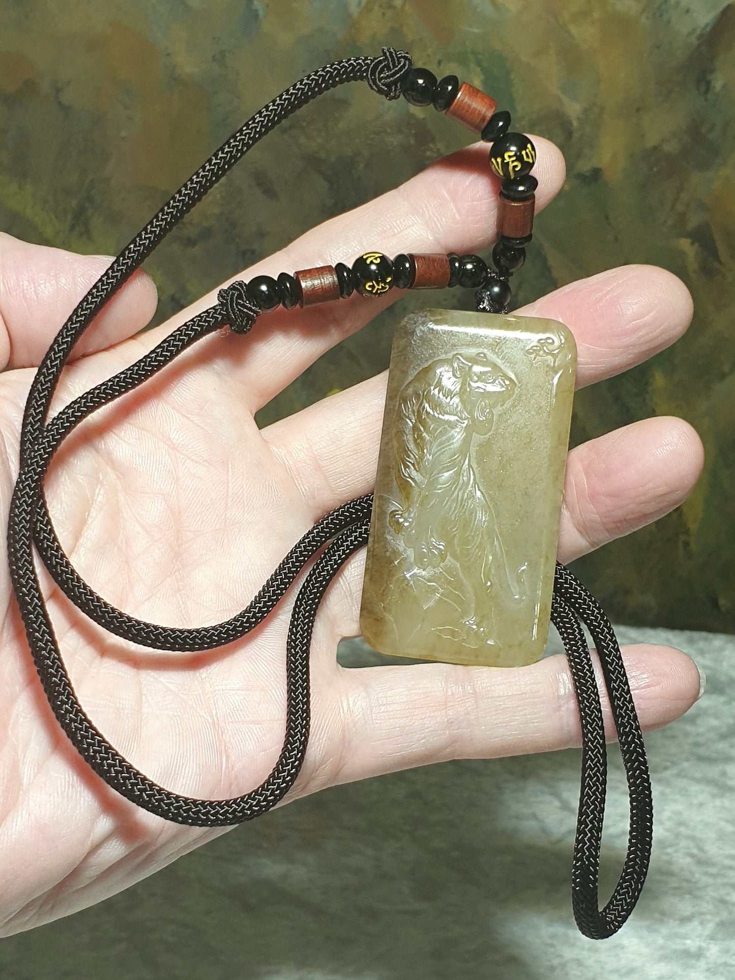 Premium high greasiness natural untreated Nephrite caramel brown Tiger in Landscape Jade pendant (with certificate) [Natual Crystal] 细腻油润和田玉且末深浅糖虎牌(带证书)