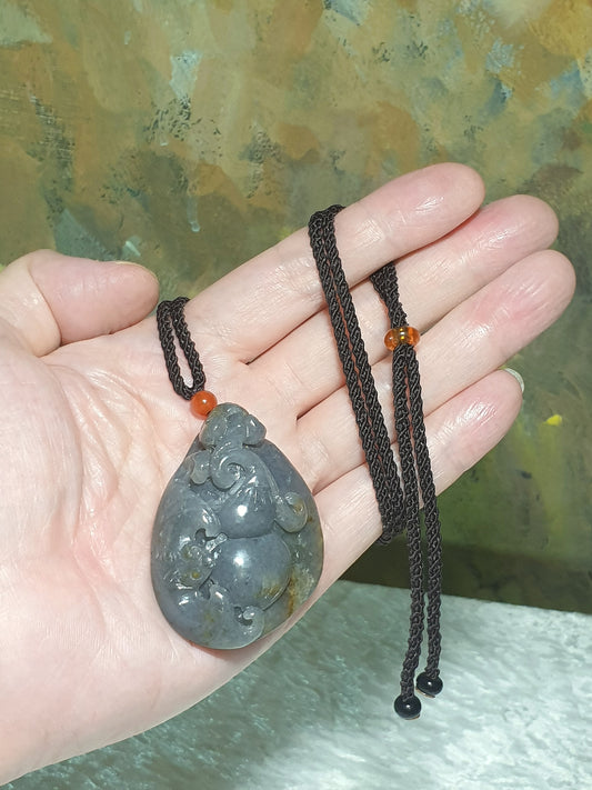 Hetian Pebble Nephrite Qinghua hand carved Bat Hulu & Ruyi jade pendant (with certificate) [Natural Crystal] 和田玉籽玉青花黄沁手工雕刻福禄如意(蝙蝠葫芦如意)吊坠(带证书)