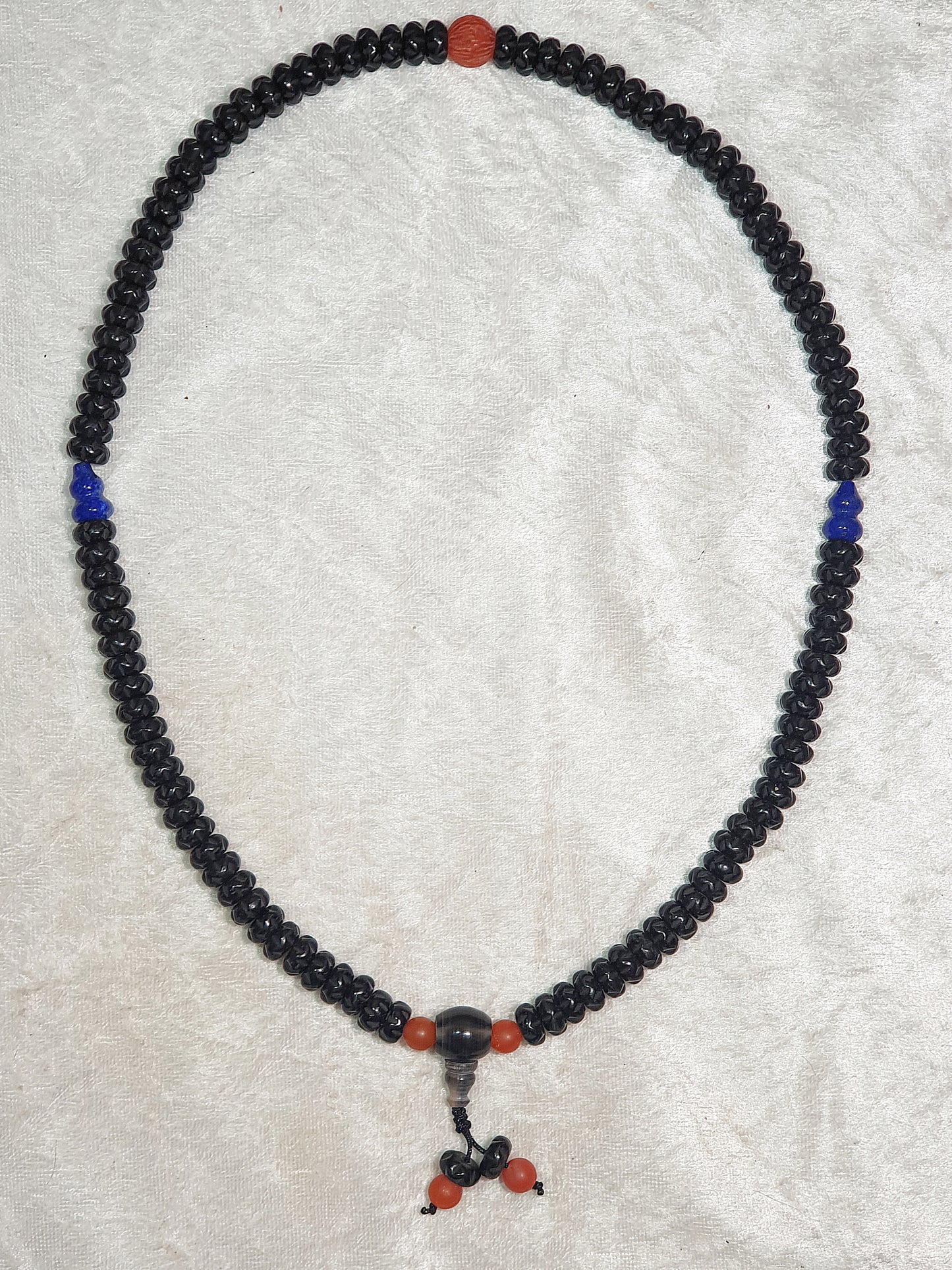 9mm Coconut Pedicel carved Bai Xiang Zi 108 mala necklace with a 10.3mm aged Baoshan Nan Hong carved Bai Xiang Zi, natural untreated Lapis lazuli Hulu and Tibetan Hulu guru bead 9毫米椰蒂雕刻百(柏)香子108念珠项链配10.3毫米老矿保山南红百香籽、原矿青金石葫芦、藏式佛头及7毫米保山南红