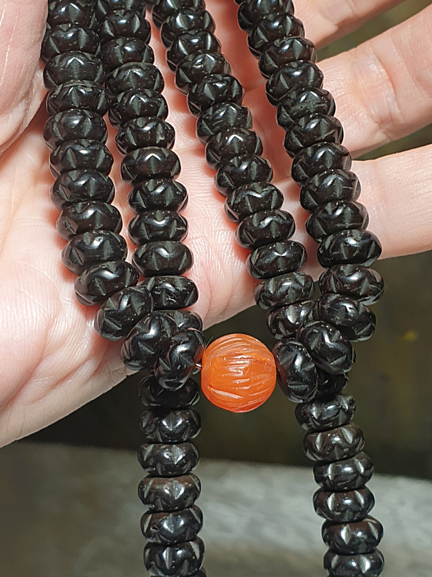 9mm Coconut Pedicel carved Bai Xiang Zi 108 mala necklace with a 10.3mm aged Baoshan Nan Hong carved Bai Xiang Zi, natural untreated Lapis lazuli Hulu and Tibetan Hulu guru bead 9毫米椰蒂雕刻百(柏)香子108念珠项链配10.3毫米老矿保山南红百香籽、原矿青金石葫芦、藏式佛头及7毫米保山南红