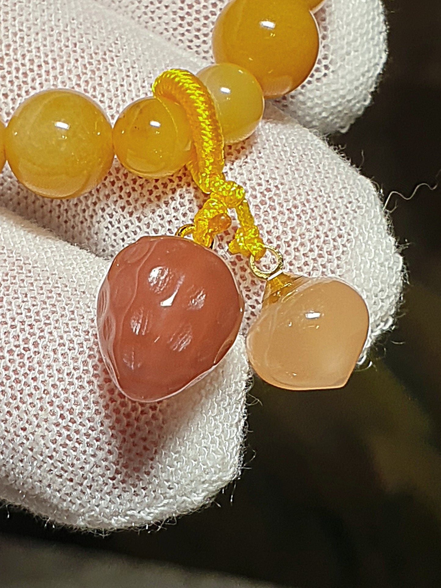 8mm Jinsi Jade with Yanyuan Agate peach & Strawberry bracelet [Natural Crystal] 8毫米金丝玉配盐源玛瑙桃子草莓手链