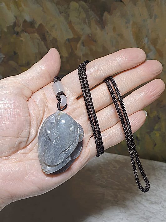 Hetian Pebble Nephrite Qinghua (with blackish inclusions) 3 Legged Toad Jade pendant/handheld (with certificate) 和田玉籽玉青花(白玉黑沁)手工雕刻三脚金蟾蜍吊坠/小手把(带证书)