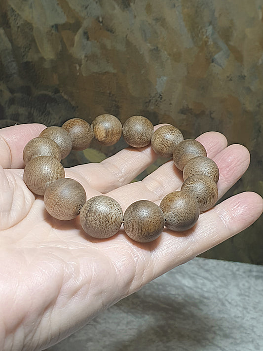 16.5mm Vietnam "White Qi" Agarwood bracelet/hand-held (with certificate) 16.5毫米越南白棋沉香手串/手持(带证书)