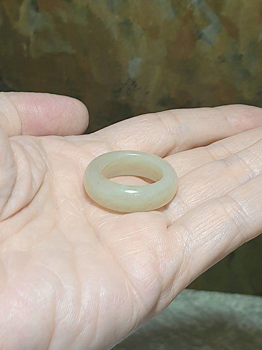 19.7mm Nephrite warm white big Jade ring/small thumb ring (with certificate) 19.7毫米和田玉暖白大戒指/小扳指(带证书)