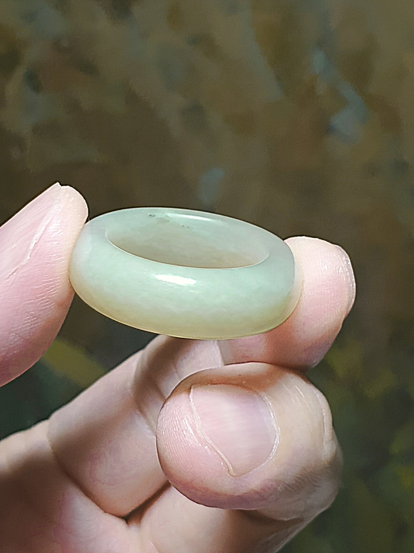 19.7mm Nephrite warm white big Jade ring/small thumb ring (with certificate) 19.7毫米和田玉暖白大戒指/小扳指(带证书)