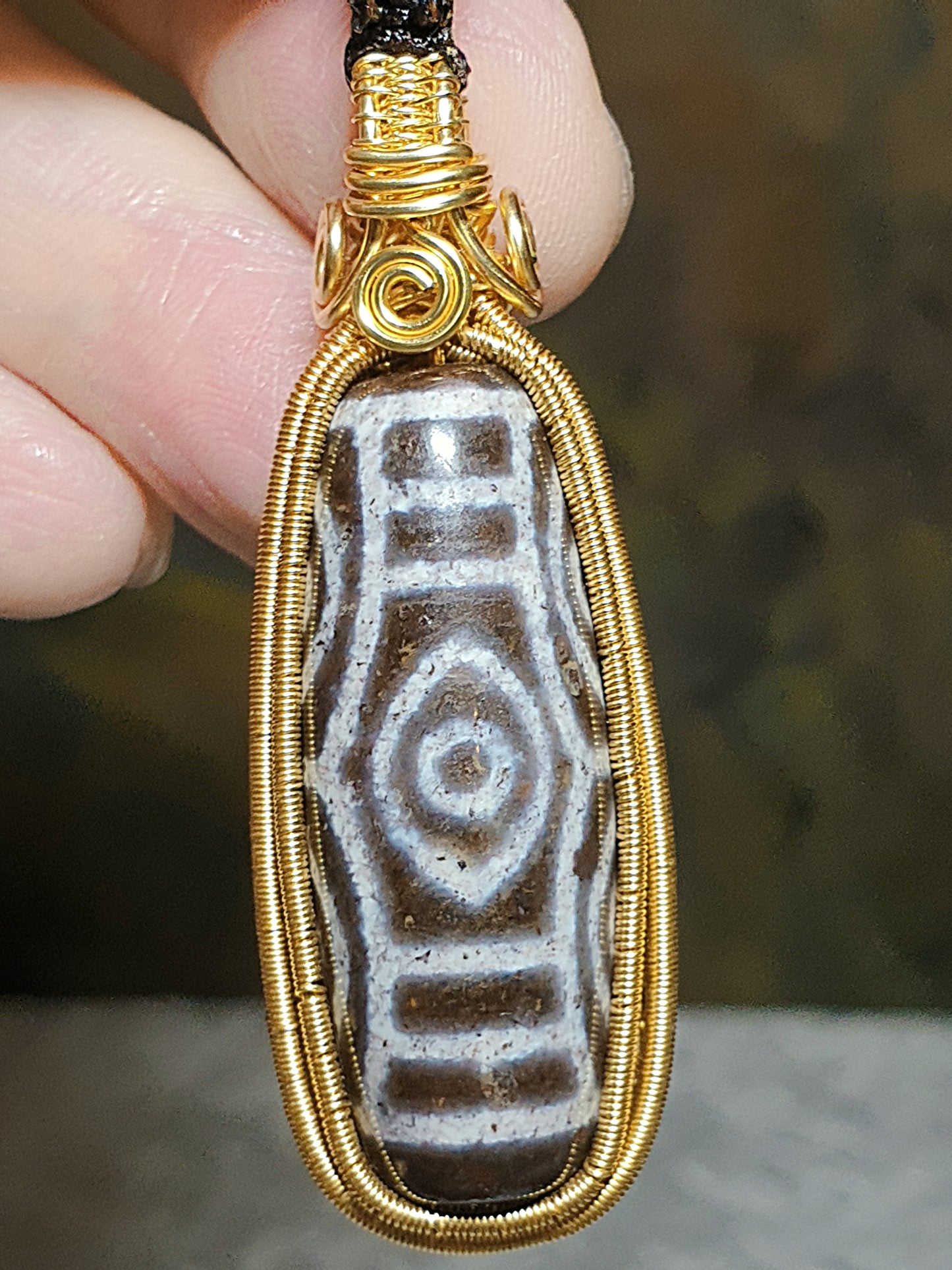 Aged Tibetan Xang Xung (Zhang Zhung) "Dragon Eye" 6 Eyes Dzi with lots of fine red spots hand wired in Nepal pendant (with certificate) 西藏老矿象雄满细朱砂龙眼六眼天珠尼泊尔手工制作吊坠(带证书)