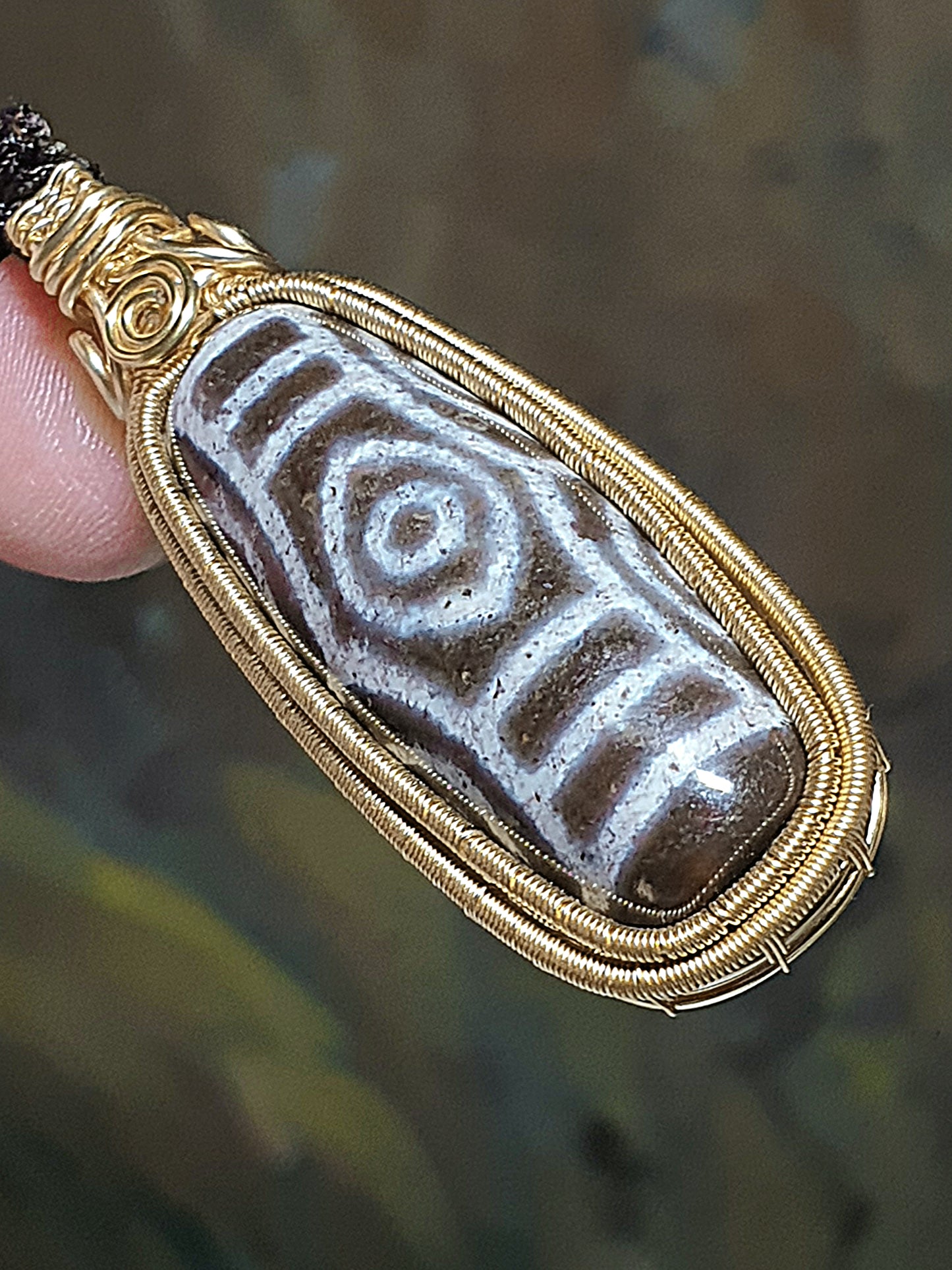 Aged Tibetan Xang Xung (Zhang Zhung) "Dragon Eye" 6 Eyes Dzi with lots of fine red spots hand wired in Nepal pendant (with certificate) 西藏老矿象雄满细朱砂龙眼六眼天珠尼泊尔手工制作吊坠(带证书)