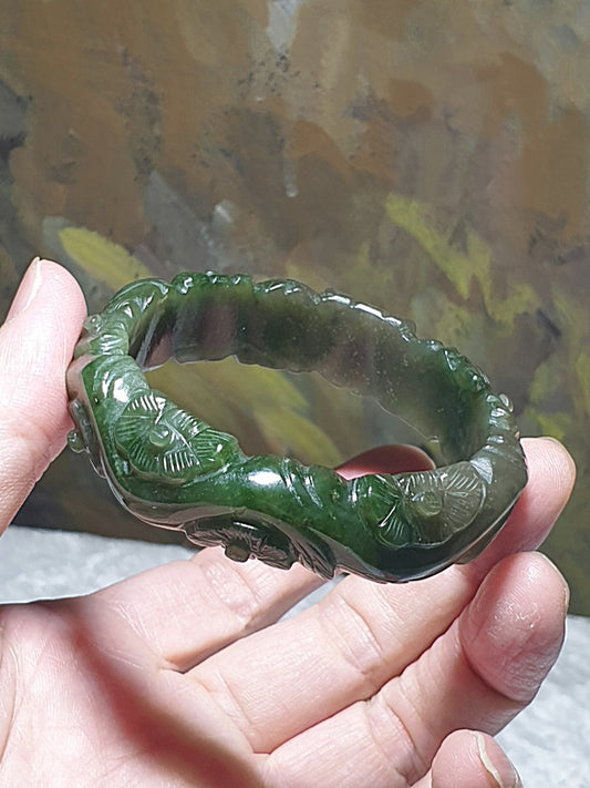 56.5mm Nephrite yellowish greenish hand carved Plum Blossom Jade bangle (with certificate) [Natural Crystal] 56.5毫米和田玉黄绿青俄碧玉手工雕刻梅花手镯(带证书)