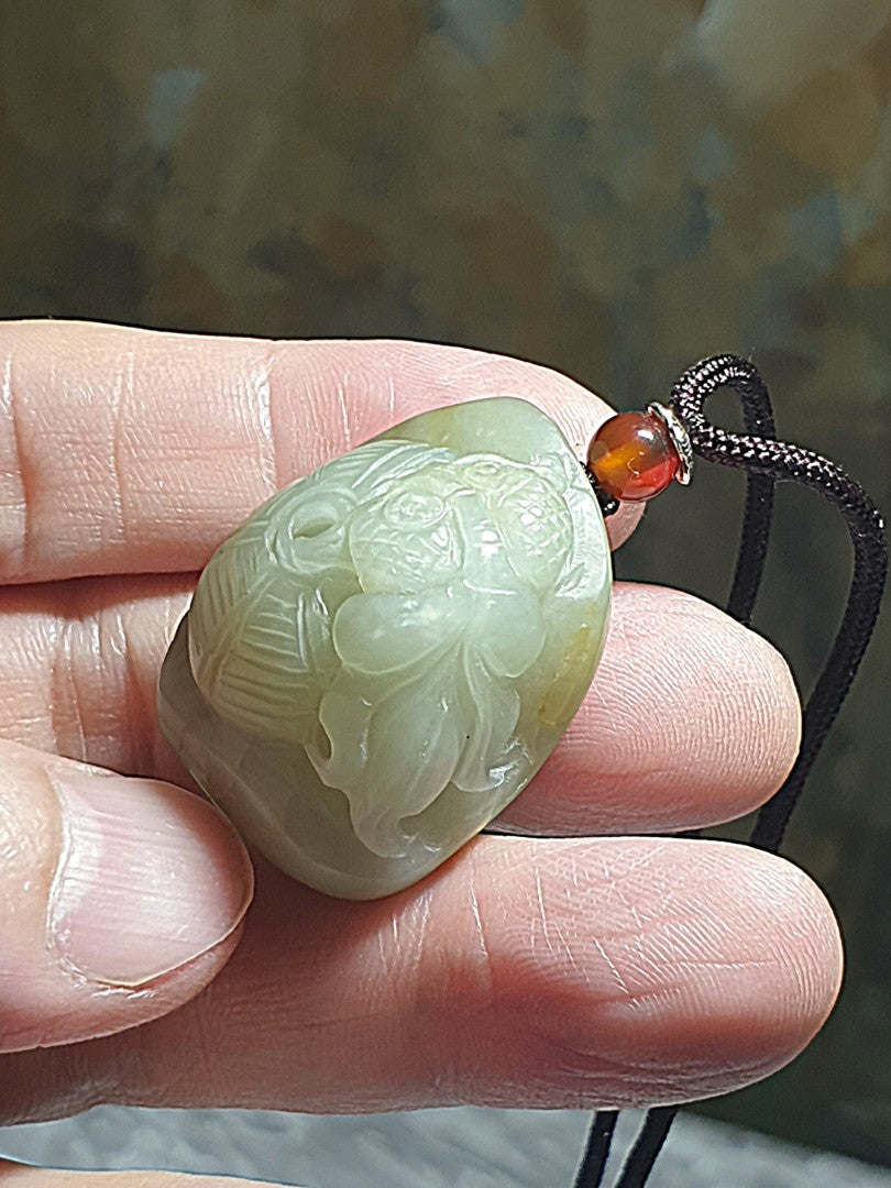 Hetian Pebble Nephrite hand carved Goldfish & Bamboo Basket Jade pendant (with certificate) [Natural Crystal] 和田玉籽玉全手工雕刻年年有余(金鱼、鱼篓)吊坠(带证书)