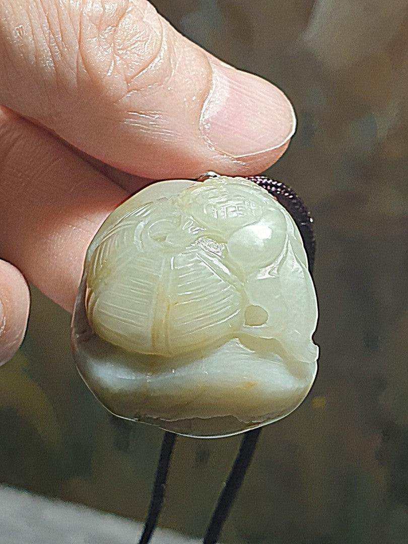 Hetian Pebble Nephrite hand carved Goldfish & Bamboo Basket Jade pendant (with certificate) [Natural Crystal] 和田玉籽玉全手工雕刻年年有余(金鱼、鱼篓)吊坠(带证书)