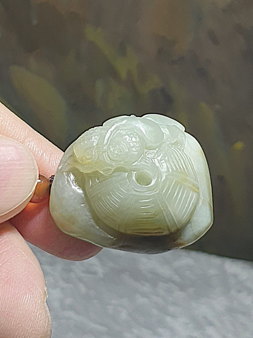 Hetian Pebble Nephrite hand carved Goldfish & Bamboo Basket Jade pendant (with certificate) [Natural Crystal] 和田玉籽玉全手工雕刻年年有余(金鱼、鱼篓)吊坠(带证书)