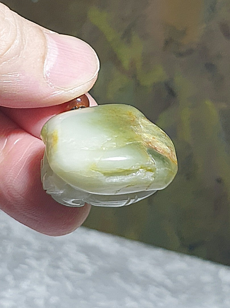 Hetian Pebble Nephrite hand carved Goldfish & Bamboo Basket Jade pendant (with certificate) [Natural Crystal] 和田玉籽玉全手工雕刻年年有余(金鱼、鱼篓)吊坠(带证书)