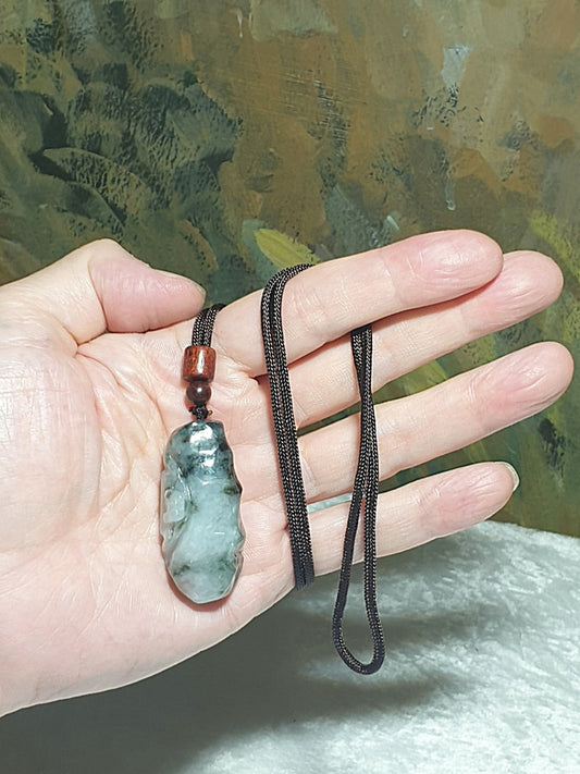 Type A Jadeite (Burma Jade) spindrift light greenish hand carved 3-dimensional Bamboo & Bat (Blessing) pendant (with certificate) [Natural Crystal] 翡翠淡绿飘花立体雕刻竹、蝙蝠吊坠(带证书) 竹蝠祝福, 平安吉祥。