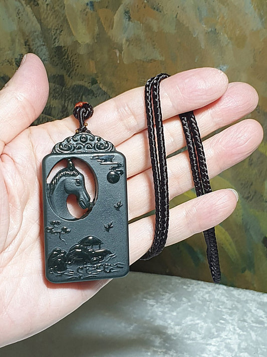 Premium deep inkish greenish with a hint of bluish Nephrite double sides cravings matte plus glossy polishing hollowed out Landscape & Horse Jade pendant/handheld (with certificate) [Natural Crystal] 和田玉塔青墨绿带蓝调哑光加亮光双面雕镂空山水、马吊坠/手把(带证书)