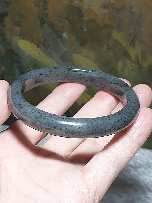 62.8mm Nephrite Qinghua (black and white) bangle (with certificate) [Natural Crystal] 62.8毫米和田玉山料青花手镯(带证书)
