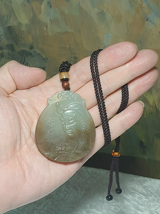 Premium Nephrite 2 tones caramel brown Righteous Guan Gong (Guan Yu) Jade pendant (with certificate) [Natural Crystal] 和田玉且末青白糖双色忠义关公吊坠(带证书)