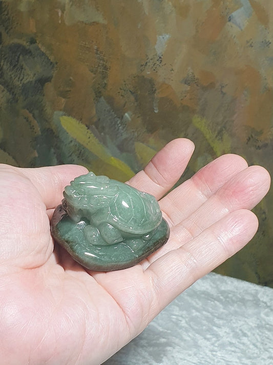 Type A Jadeite light greenish with "Jade skin" Dragon-Tortoise palmstone/small display (with certificate) 翡翠浅绿带原玉皮龙龟小把件/小摆设(带证书)